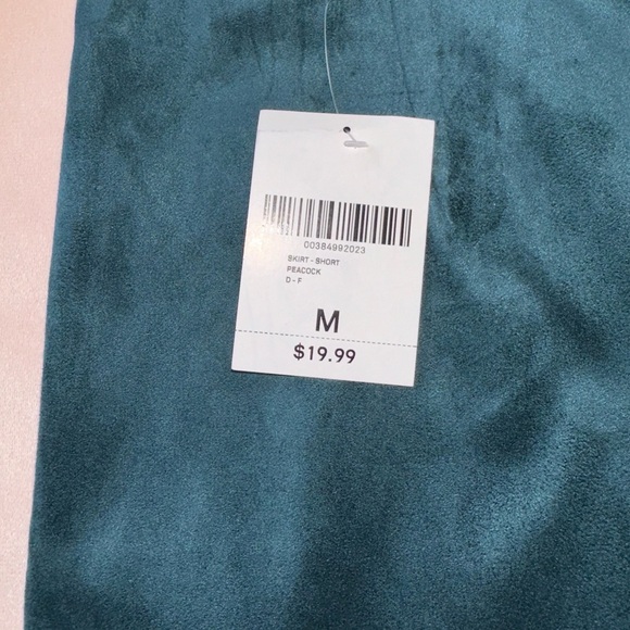 SUEDE PEACOCK BLUE SKIRT W/ SIDE ZIPPER & FRONT SLIT · SIZE M · NWT - Picture 5 of 6